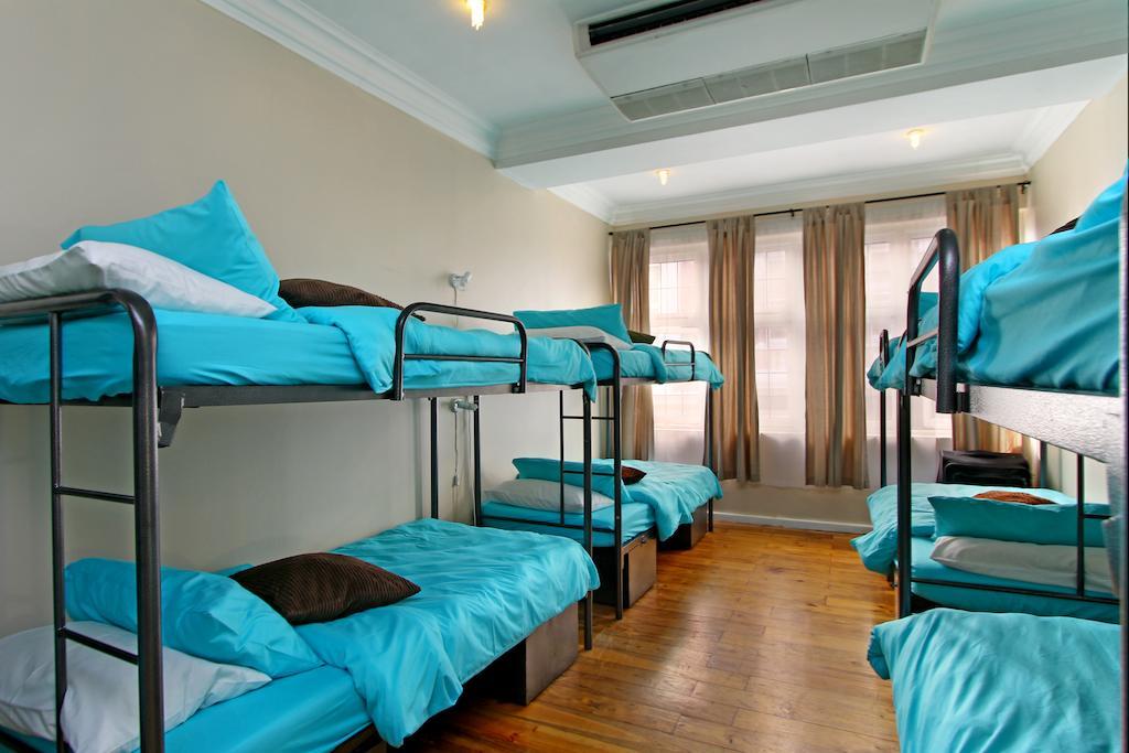 קייפטאון Forty8 Backpackers Hotel חדר תמונה